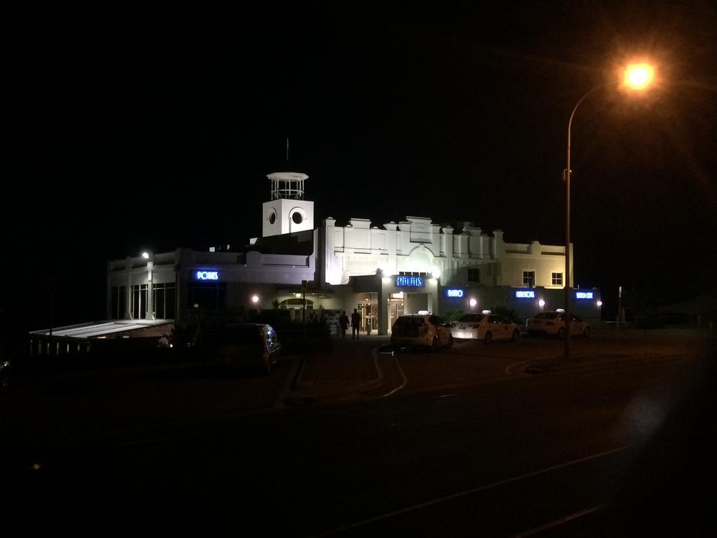 Adelaide - Semaphore Beach Front Exterior photo